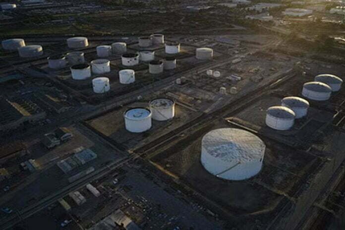 Saudi Arabia and Russia collaboration to curb oil supply