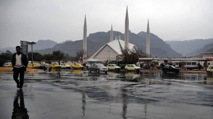 Hot Weather to End Soon as MET Office Predicts Heavy Rainfall
