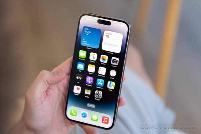 China Bans iPhones and Foreign Devices for Government Officials