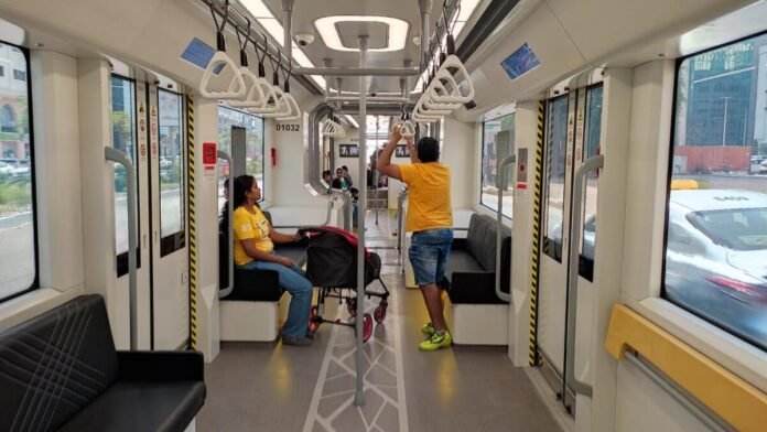 Tram In the capital of the UAE, Abu Dhabi: New rail-free trains starts to operate